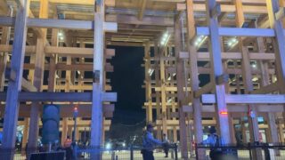 搬入経路が謎だったので、いつもの平台車では機動力に不安があり、台車を新調していた。
これ以上ない快適さで、にやり。