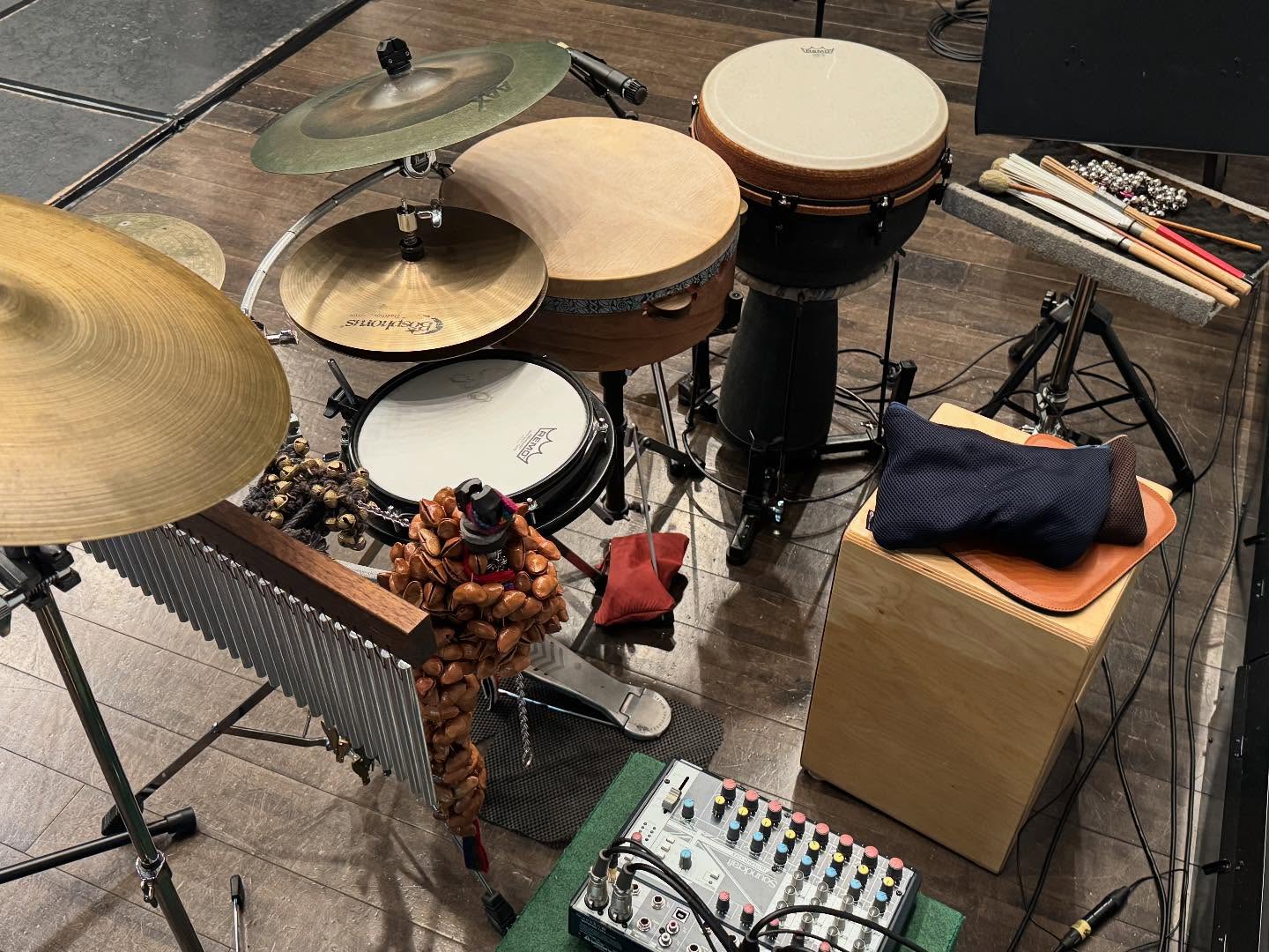 本日は、回線に対して楽器持ってきすぎたので、自分の回線まとめて送ることに！
積んでて良かった！