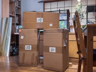 ここ数年断捨離頑張ってたのに、急な病を発症🫣
一本だけのつもりが3本いってまいました。
やはり梱包のサイズ感にビビる。

ペルーの🇵🇪A tempo  percusión社のコンガカホンです。
名古屋のアテンポ・ジャパンさんより。

カホン発表会でとあるチームに導入しようかと目論んでいます。